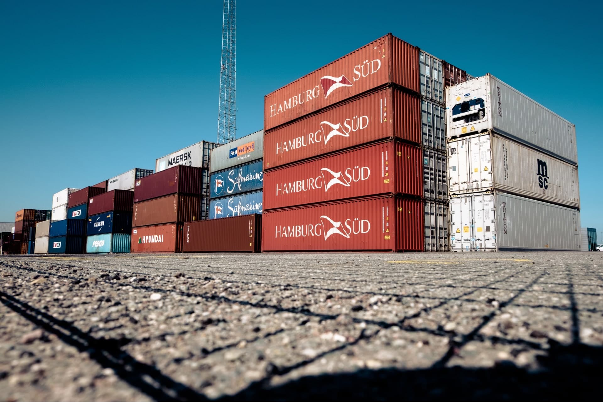 Future Trends: The Impact of Automation and AI on International Shipping